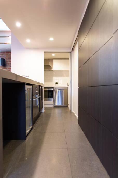 True New York Style Newmarket Loft Apartment 奥克兰 外观 照片