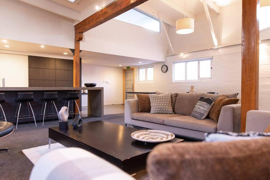 True New York Style Newmarket Loft Apartment 奥克兰 外观 照片